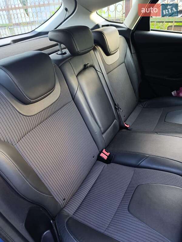 Седан Ford Focus 2011 в Шептицькому