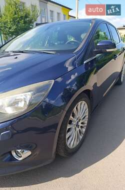 Седан Ford Focus 2011 в 