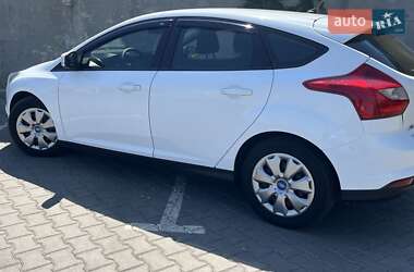 Хэтчбек Ford Focus 2013 в 