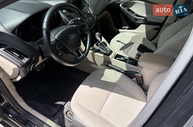 Седан Ford Focus 2015 в 
