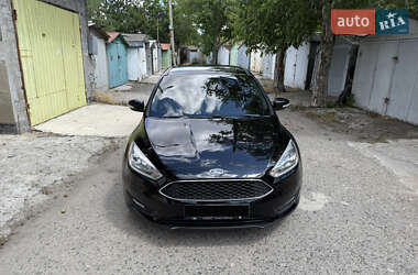 Седан Ford Focus 2015 в 