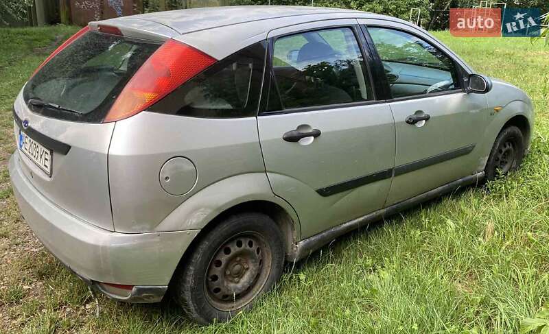 Хэтчбек Ford Focus 1999 в Черновцах
