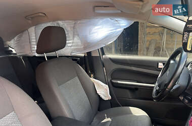 Хэтчбек Ford Focus 2006 в 