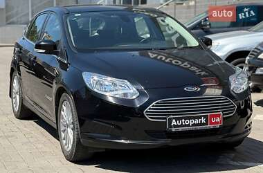 Хэтчбек Ford Focus 2013 в 