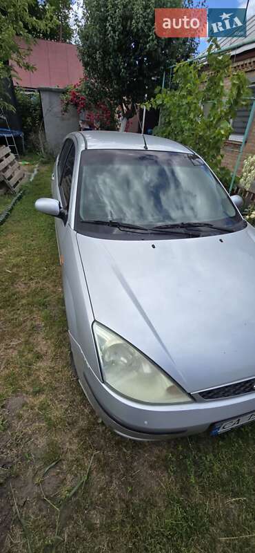 Хэтчбек Ford Focus 2003 в Смеле