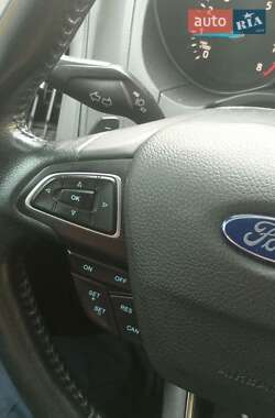 Седан Ford Focus 2015 в 