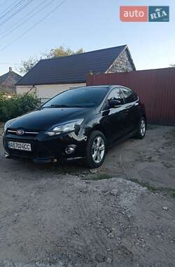 Хэтчбек Ford Focus 2012 в 
