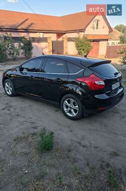 Хэтчбек Ford Focus 2012 в 
