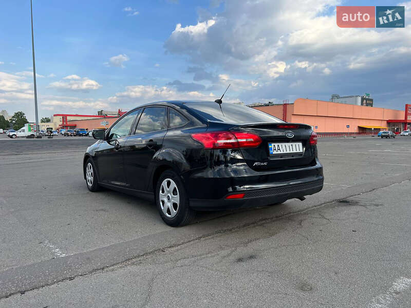 Седан Ford Focus 2017 в Киеве