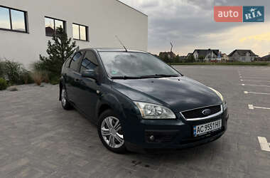 Хэтчбек Ford Focus 2005 в 