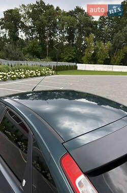 Хэтчбек Ford Focus 2005 в 