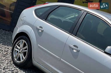 Хэтчбек Ford Focus 2007 в 