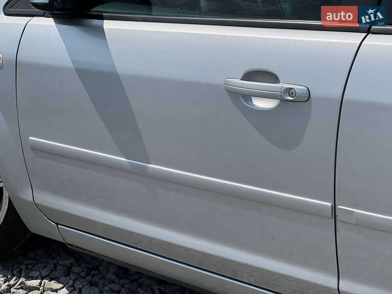 Хэтчбек Ford Focus 2007 в Стрые