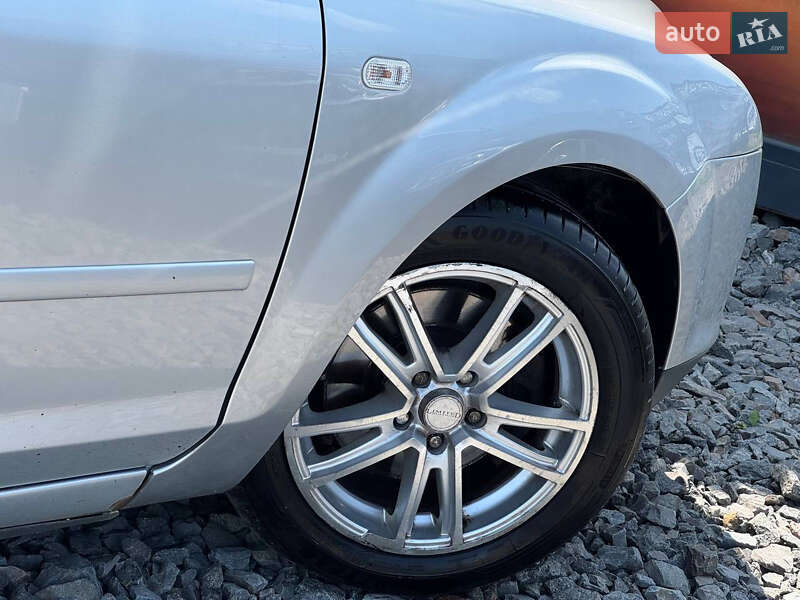 Хэтчбек Ford Focus 2007 в Стрые