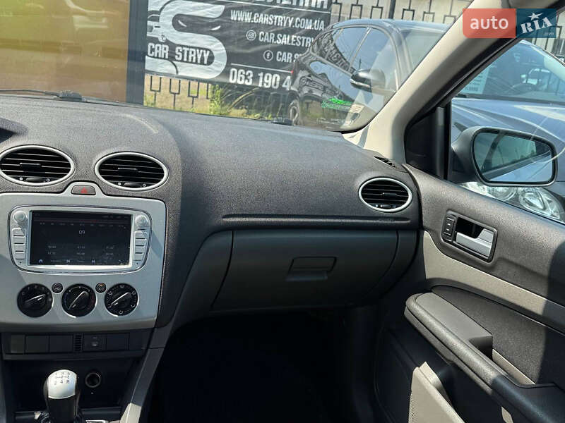 Хэтчбек Ford Focus 2007 в Стрые