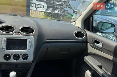 Хэтчбек Ford Focus 2007 в 