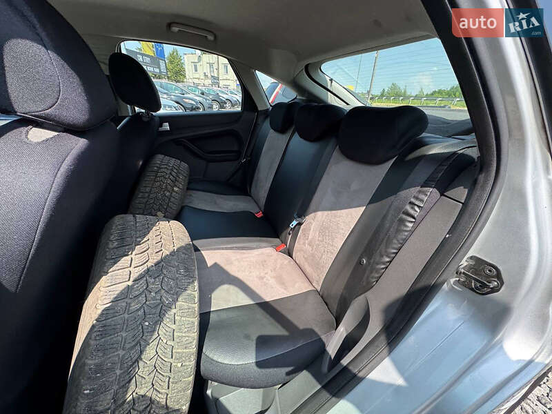Хэтчбек Ford Focus 2007 в Стрые