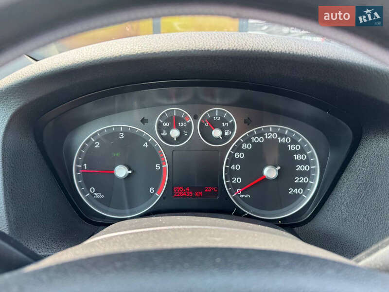 Хэтчбек Ford Focus 2007 в Стрые