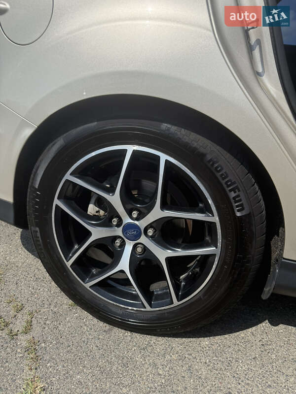 Седан Ford Focus 2017 в Киеве фото 39 Седан Ford Focus 2017 в Киеве