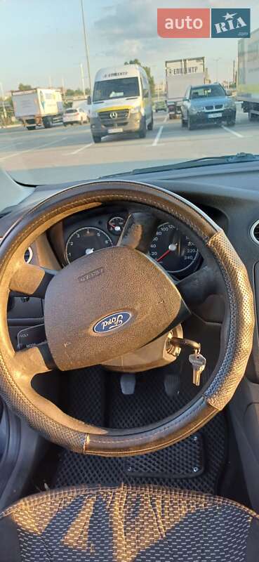 Седан Ford Focus 2005 в Киеве