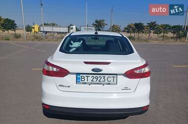Седан Ford Focus 2014 в 