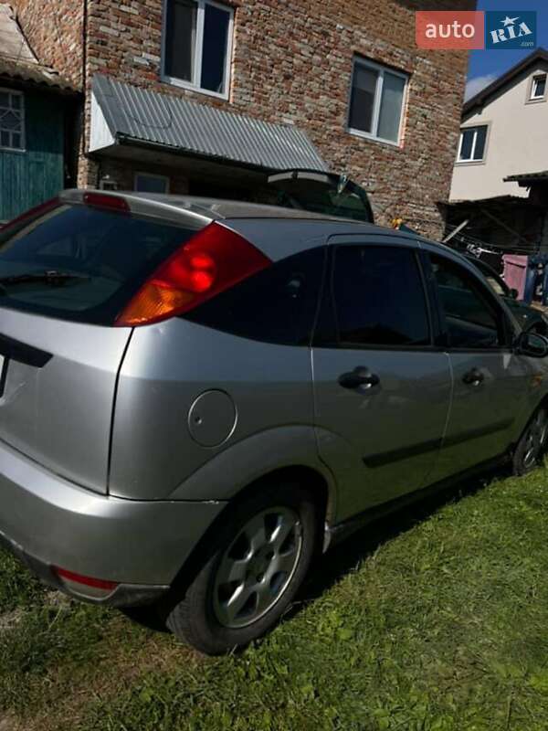 Хэтчбек Ford Focus 2001 в Львове