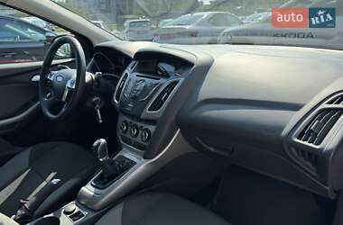 Хэтчбек Ford Focus 2013 в 