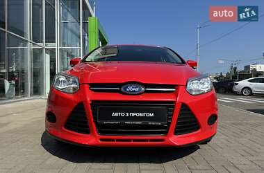 Хэтчбек Ford Focus 2013 в 
