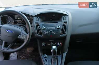 Седан Ford Focus 2015 в 