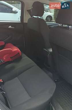 Седан Ford Focus 2015 в 