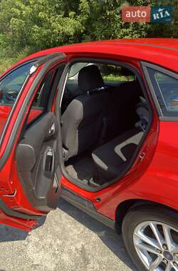 Седан Ford Focus 2015 в 