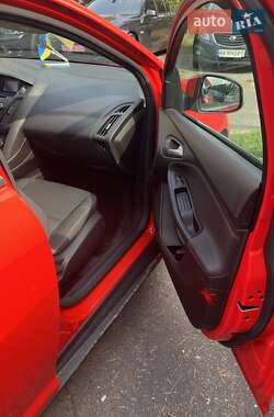 Седан Ford Focus 2015 в 
