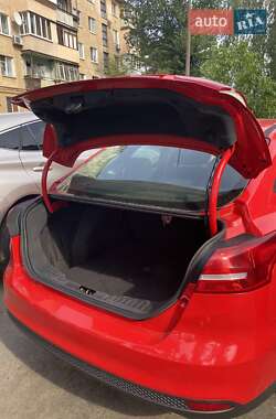 Седан Ford Focus 2015 в 