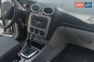 Хетчбек Ford Focus 2010 в 