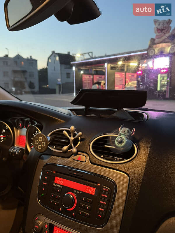 Хэтчбек Ford Focus 2010 в Львове фото 25 Хэтчбек Ford Focus 2010 в Львове