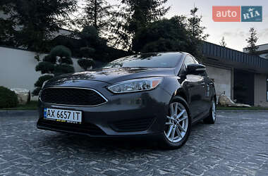 Седан Ford Focus 2015 в 