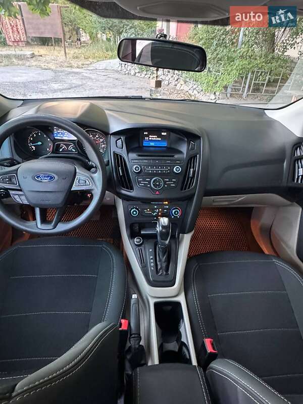 Седан Ford Focus 2015 в Никополе