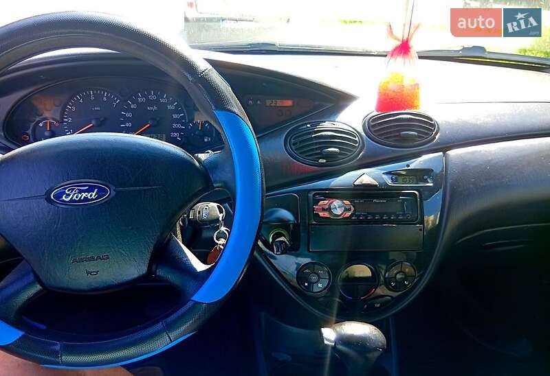 Седан Ford Focus 2003 в Киеве