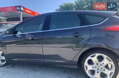 Хэтчбек Ford Focus 2013 в 