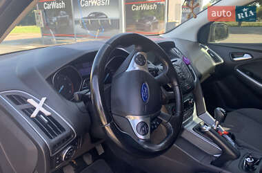 Хэтчбек Ford Focus 2013 в 