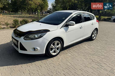 Хэтчбек Ford Focus 2013 в 