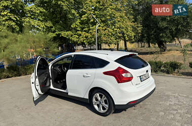 Хэтчбек Ford Focus 2013 в 