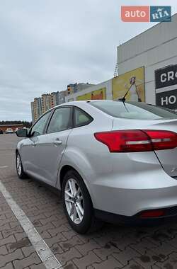 Седан Ford Focus 2015 в 
