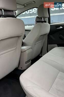 Седан Ford Focus 2015 в 