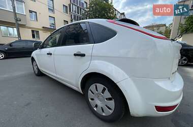 Хэтчбек Ford Focus 2011 в 