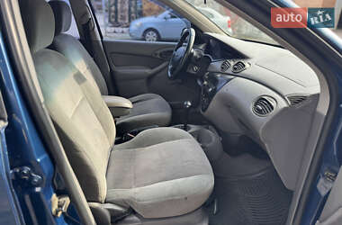 Седан Ford Focus 2000 в 