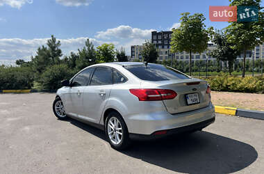 Седан Ford Focus 2015 в 