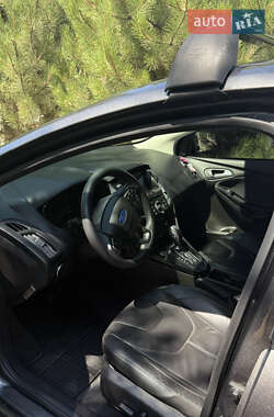Седан Ford Focus 2015 в 