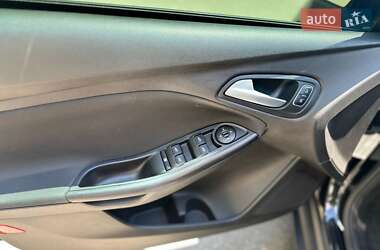 Хэтчбек Ford Focus 2015 в Киеве