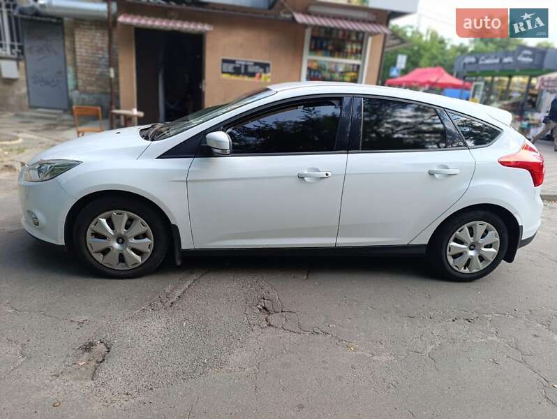 Хэтчбек Ford Focus 2013 в Киеве